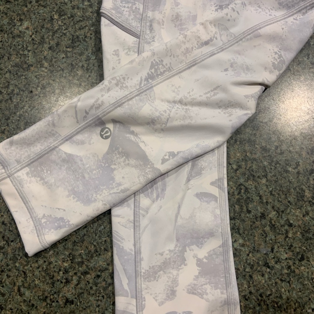 Lululemon crop style pants